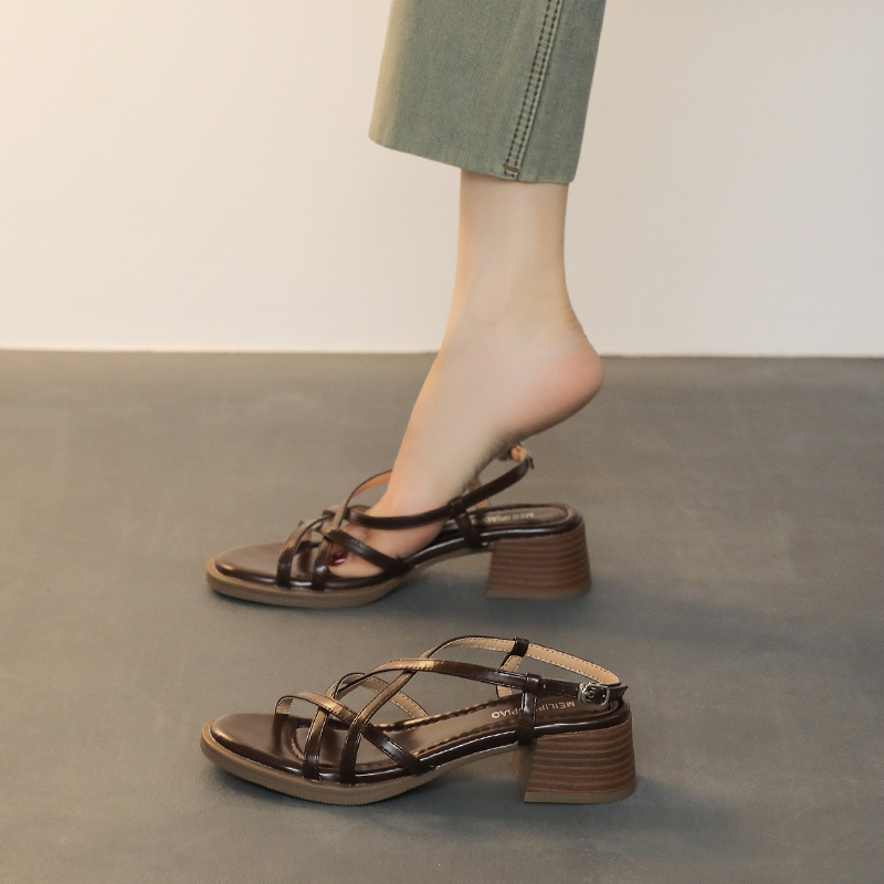 Retro Cross Strap Sandals Women Thick Heel 2026 New Style Beautiful Comfortable Summer Roman Sandals