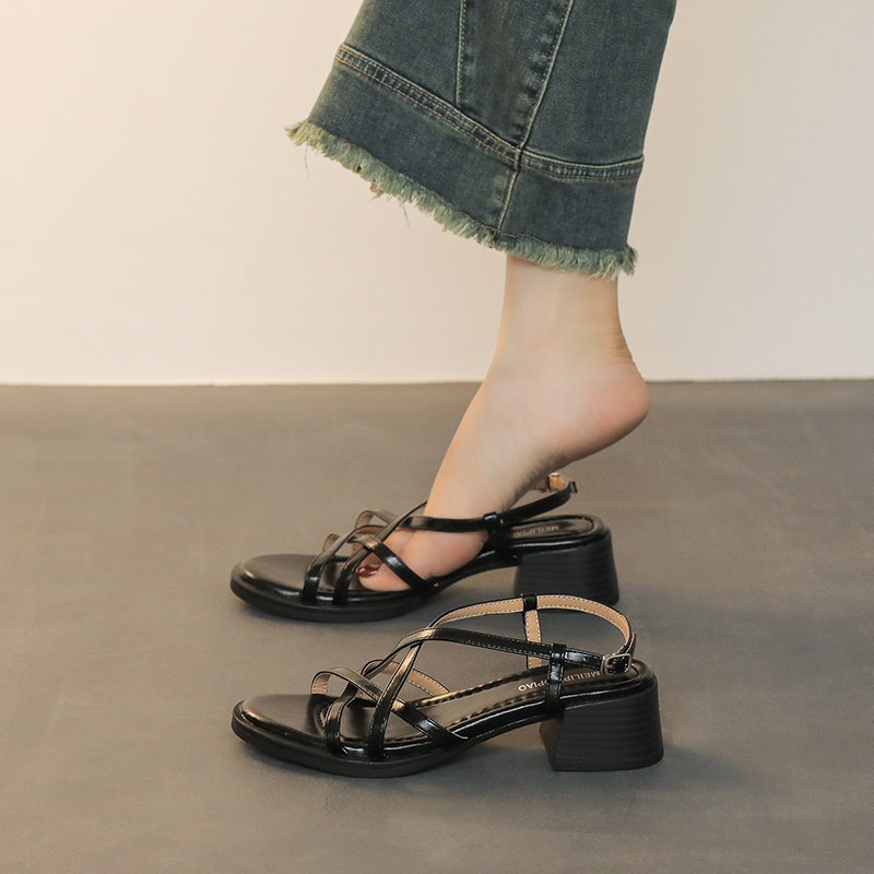 Retro Cross Strap Sandals Women Thick Heel 2026 New Style Beautiful Comfortable Summer Roman Sandals - Image 2